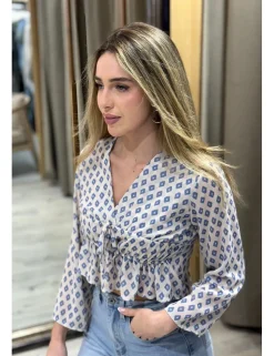 Blusa crespón rombos beige-celeste