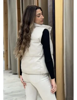 Chaleco efecto piel acolchado beige