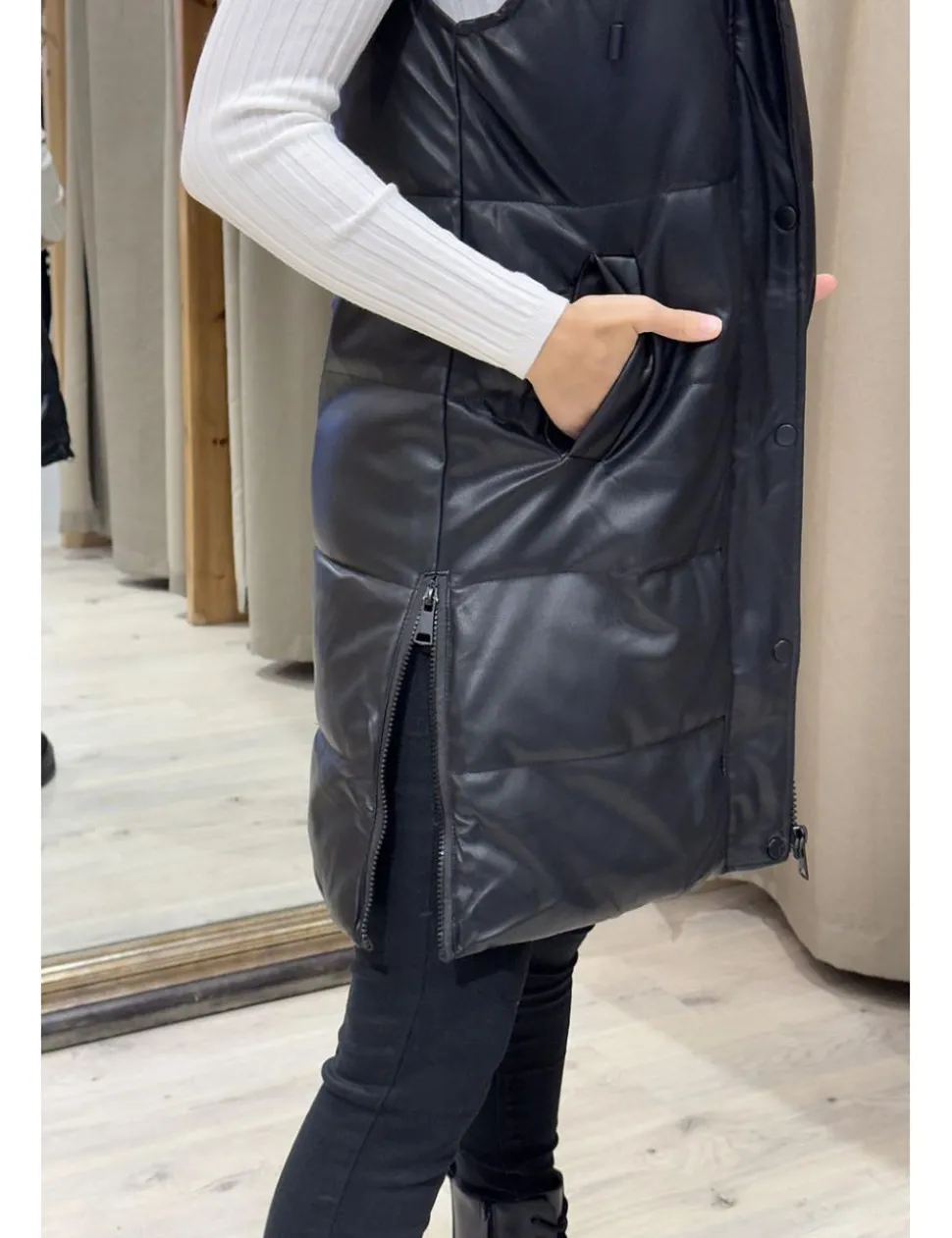 Chaleco largo efecto piel acolchado negro