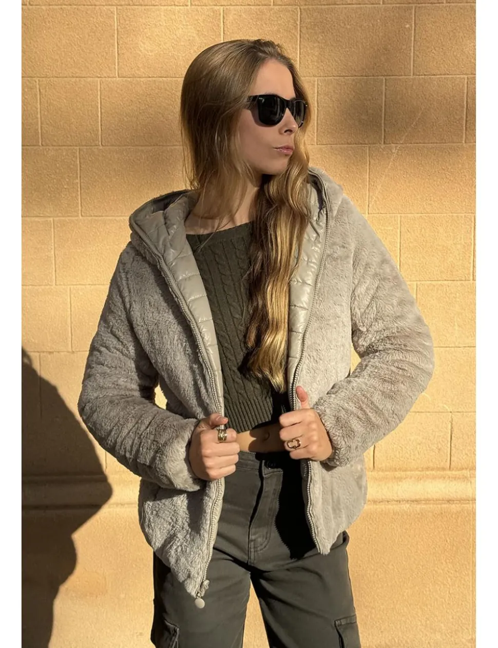 Chaqueta reversible con capucha beige