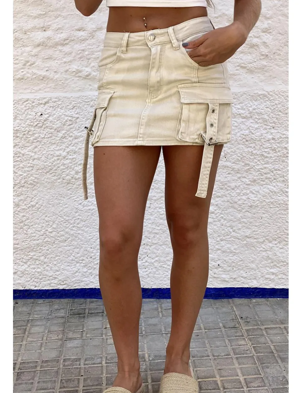 Falda con short debajo beige