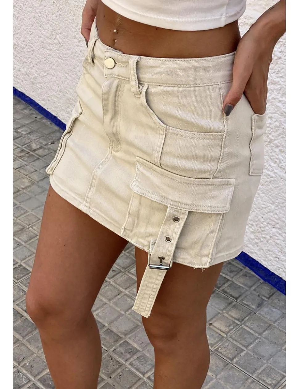 Falda con short debajo beige