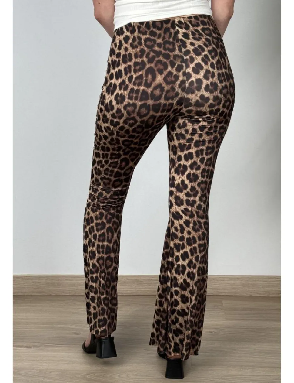 Leggins leopardo acampanado
