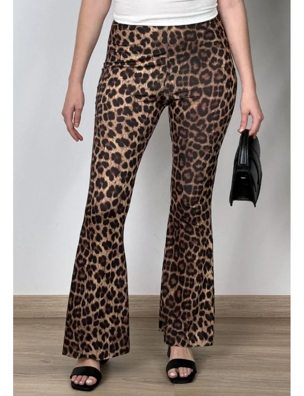 Leggins leopardo acampanado