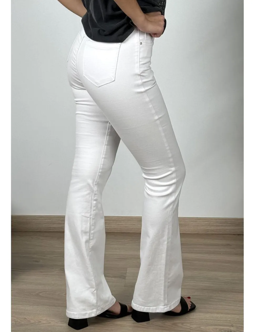 Pantalón campana blanco
