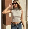 Top cuello perkins sin mangas beige