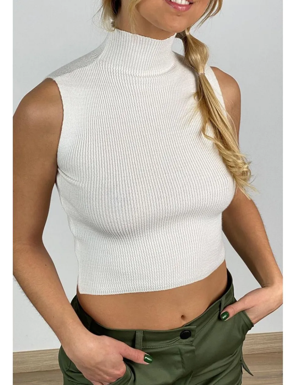 Top cuello perkins sin mangas blanco