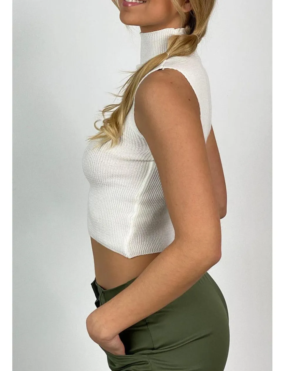 Top cuello perkins sin mangas blanco