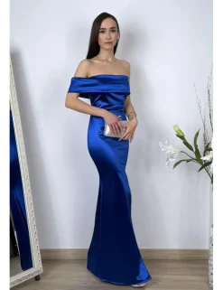 Vestido asimétrico bardot azul klein