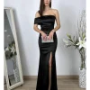 Vestido asimétrico bardot negro