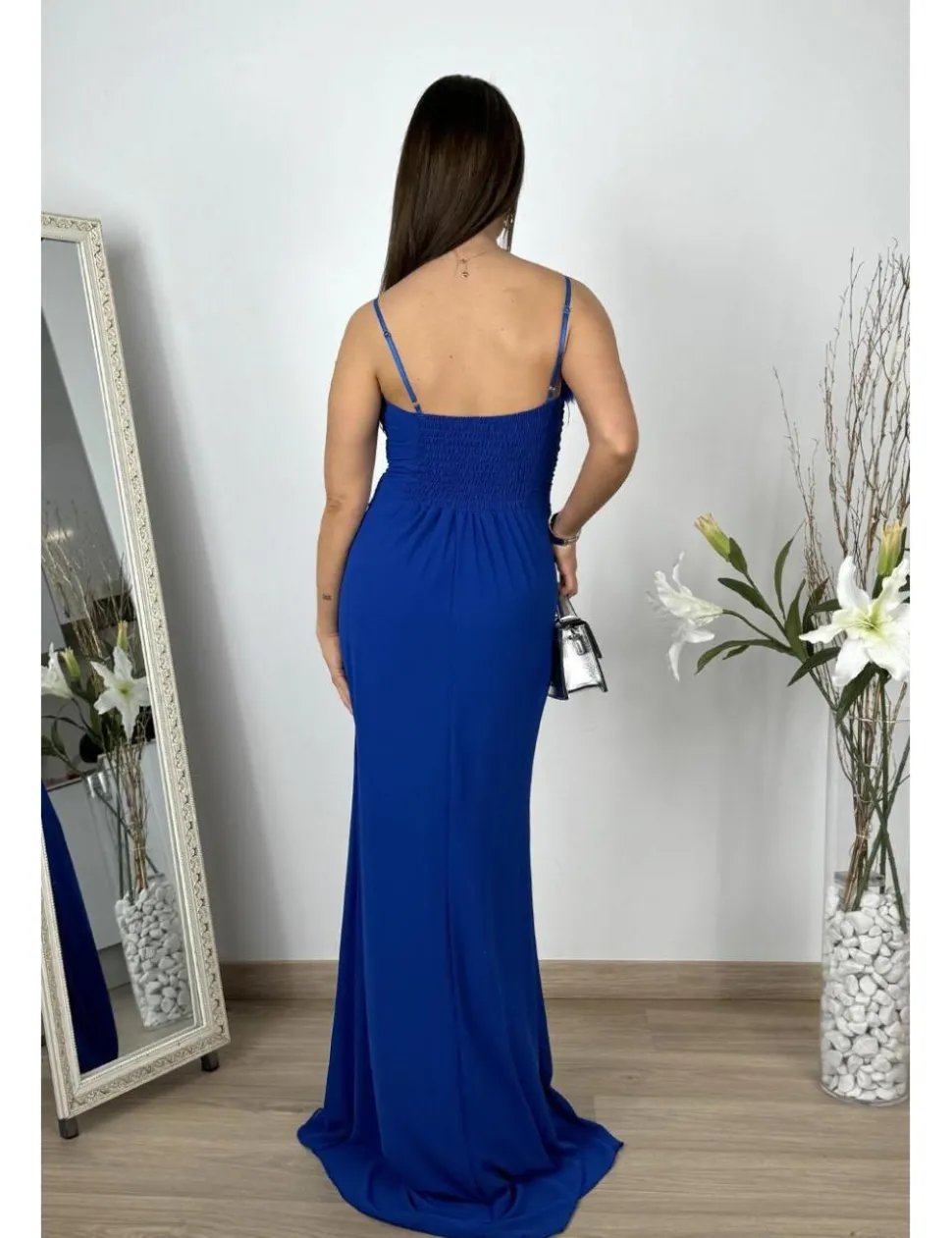 Vestido ceñido plumas azulón