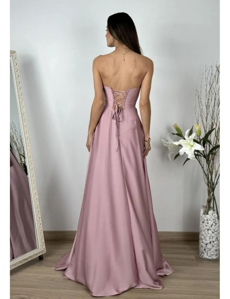 Vestido corte princesa de raso rosa