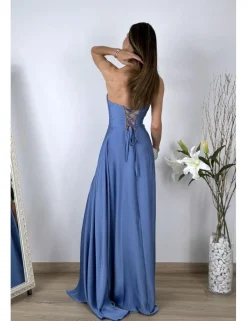 Vestido corte princesa de raso azul