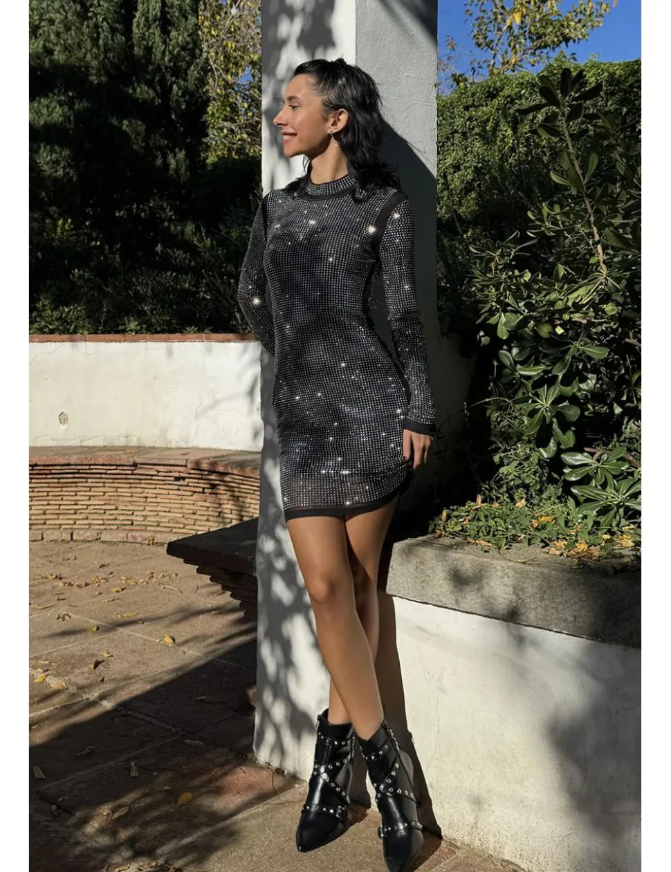 Vestido corto brillante negro-plata
