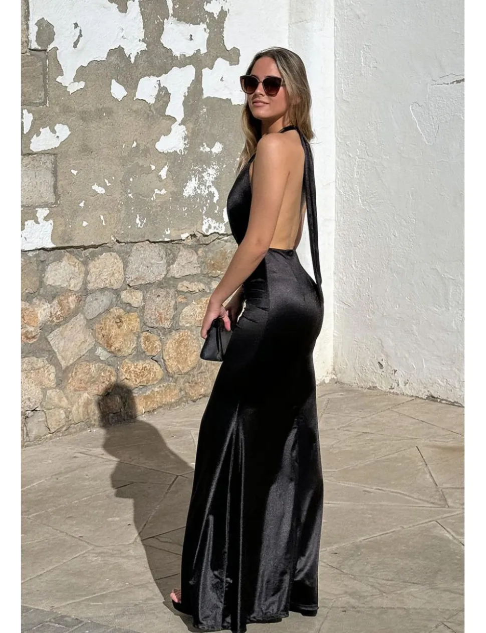 Vestido de raso drapeado negro
