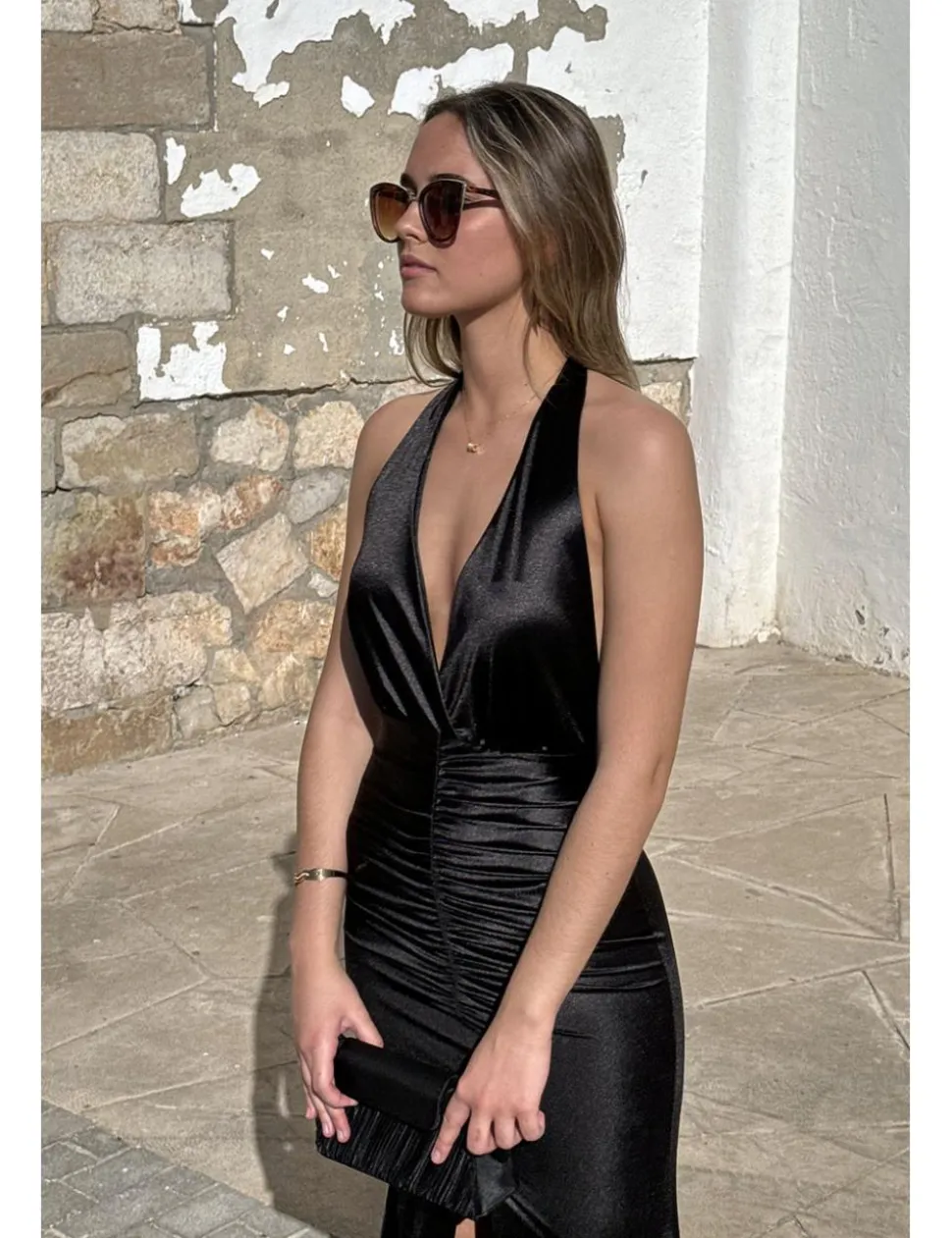 Vestido de raso drapeado negro