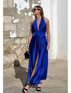 Vestido de raso fluido con abertura azul klein