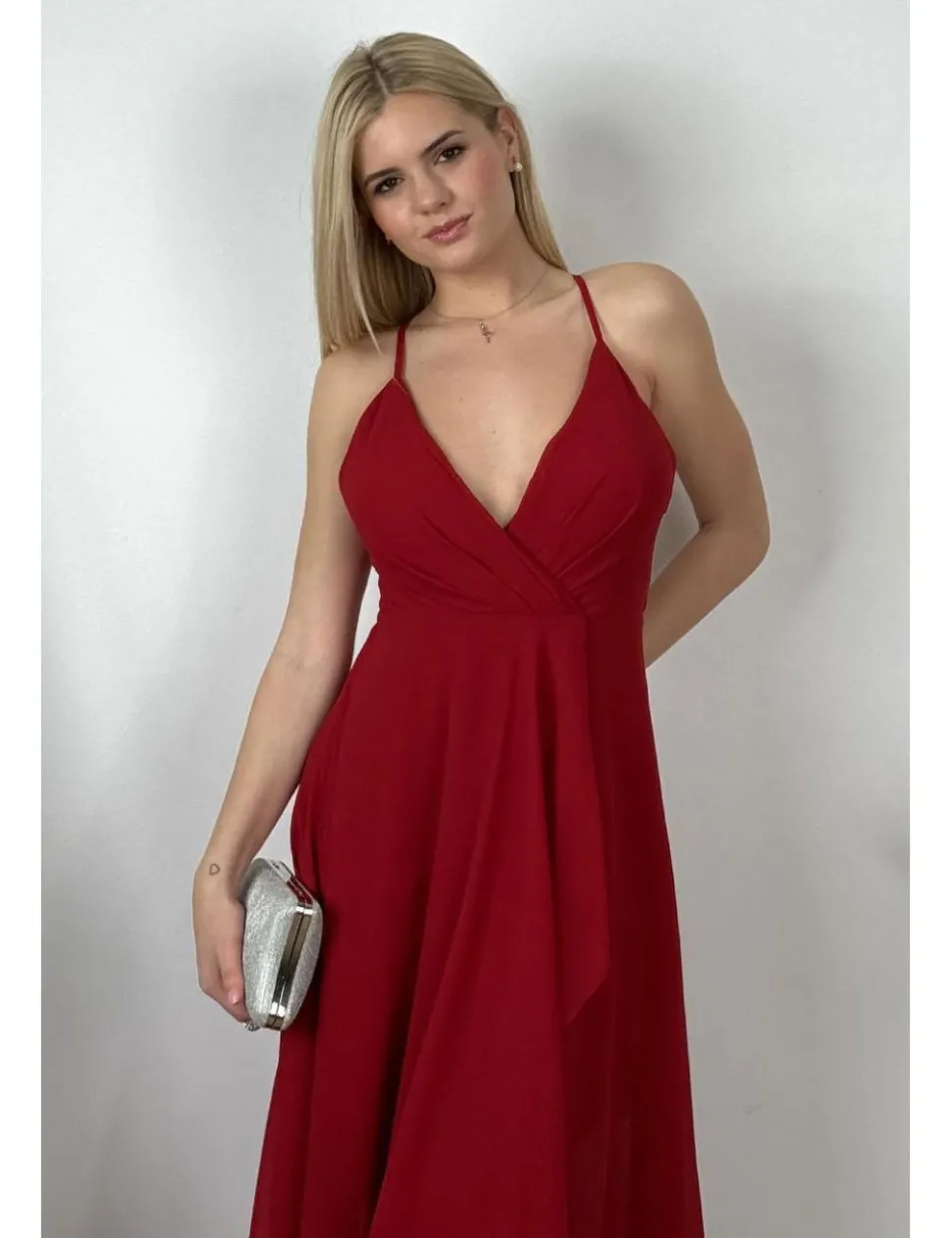 Vestido gasa falda asimétrica burdeos