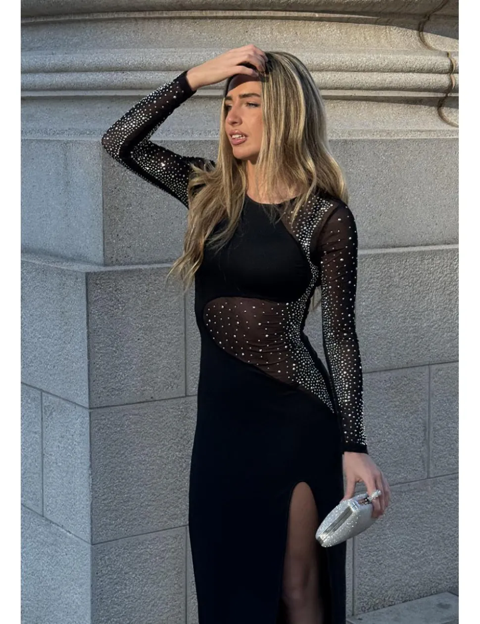 Vestido largo transparencia diamantes negro