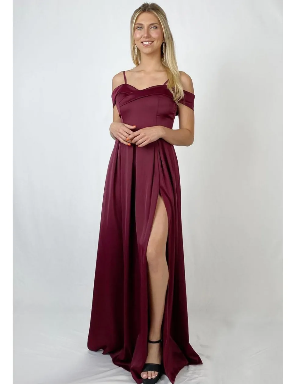 Vestido raso bardot granate