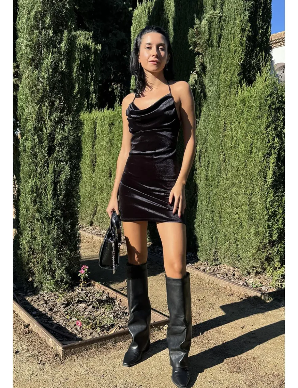 Vestido velvet cascada negro