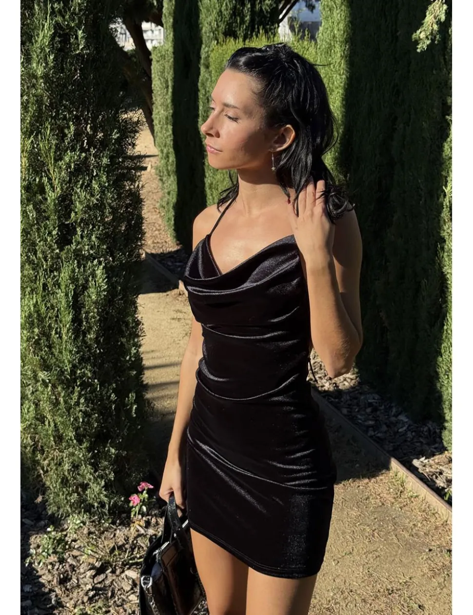 Vestido velvet cascada negro