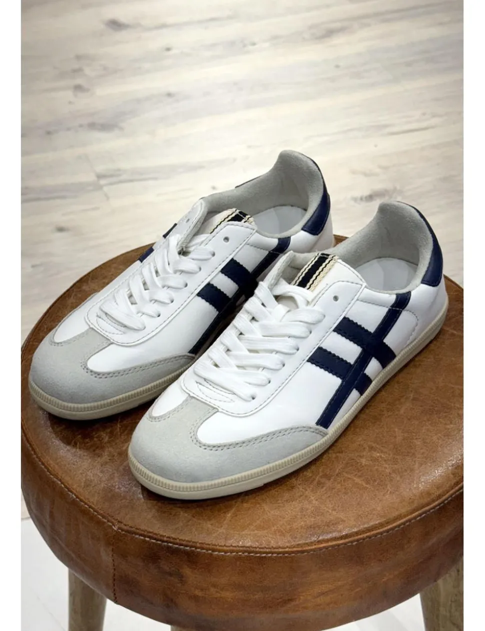 Zapatillas casual bicolor blanco-azul marino